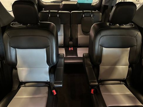 Used 2023 Ford Explorer XLT w/ Equipment Group 202A image 30