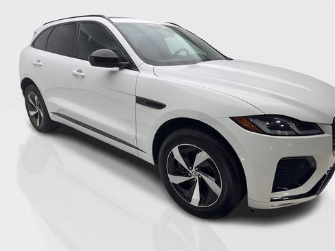 Used 2024 Jaguar F-PACE R-Dynamic S image 12