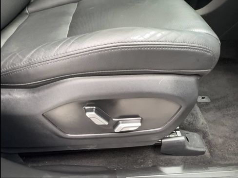 Used 2025 Hyundai Santa Fe Limited AWD/4WD image 34