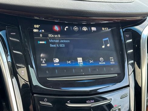 Used 2019 Cadillac Escalade Premium Luxury RWD image 24
