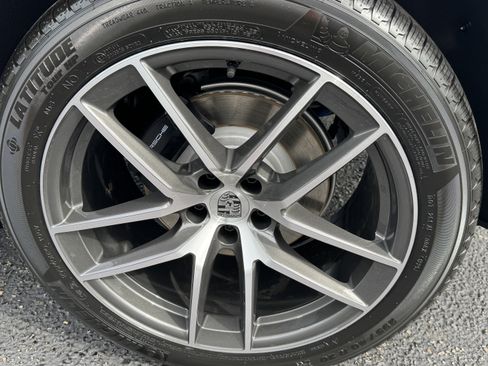 New 2026 Porsche Macan image 9