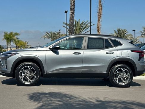 New 2026 Chevrolet Trax LT w/ Driver Confidence Package FWD image 7