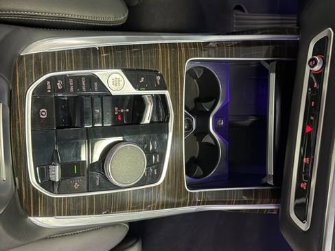 Used 2024 BMW X7 xDrive40i image 23