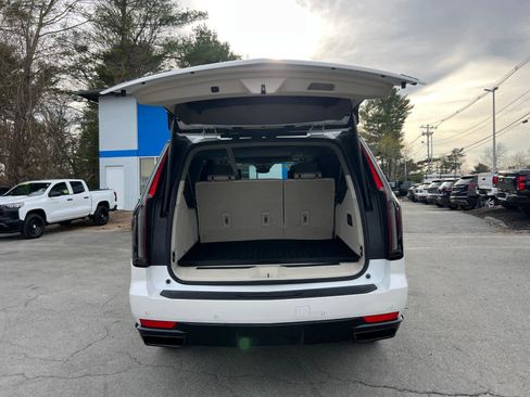 Certified 2024 Cadillac Escalade ESV Sport Platinum w/ LPO, ONYX Package AWD/4WD image 43