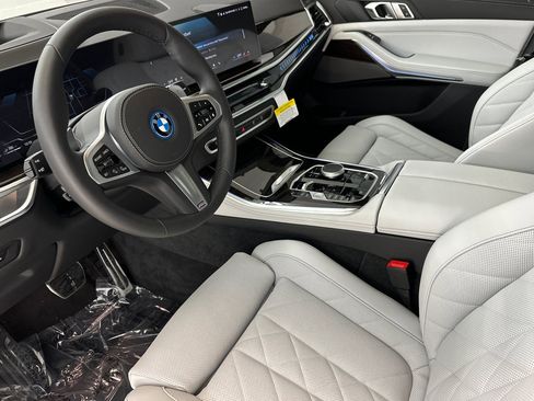 New 2026 BMW X5 xDrive50e w/ M Sport Package image 4