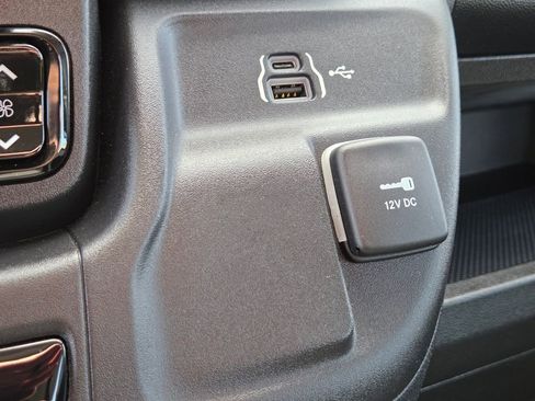 Used 2024 RAM ProMaster 3500 w/ Delivery Van Package FWD image 31