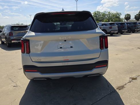 New 2026 Kia Sorento LX FWD image 7