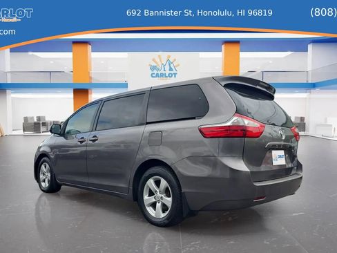 Used 2015 Toyota Sienna LE FWD image 6
