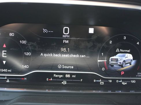 Used 2022 GMC Yukon XL SLT w/ SLT Premium Package RWD image 23
