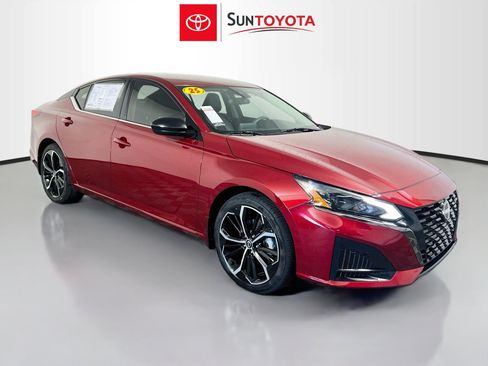 Used 2024 Nissan Altima 2.5 SR FWD image 1