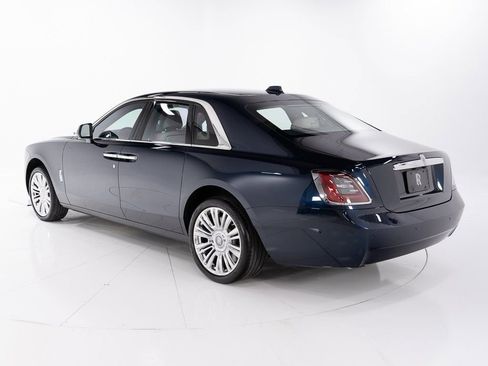 Certified 2022 Rolls-Royce Ghost image 3