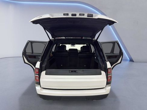 Used 2020 Land Rover Range Rover HSE image 11