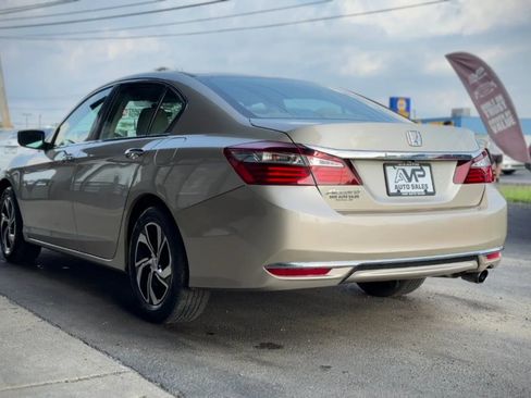 Used 2017 Honda Accord LX image 4