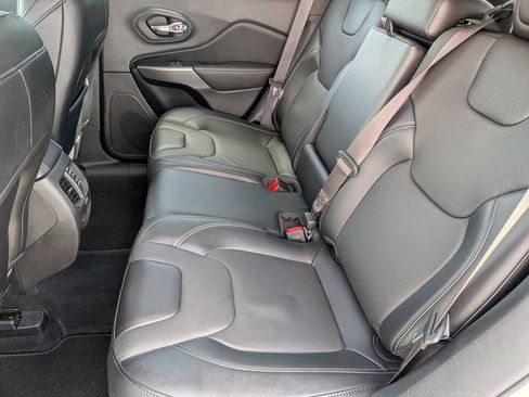 Used 2022 Jeep Cherokee Limited AWD/4WD image 26