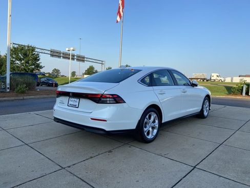 Used 2025 Honda Accord LX image 11