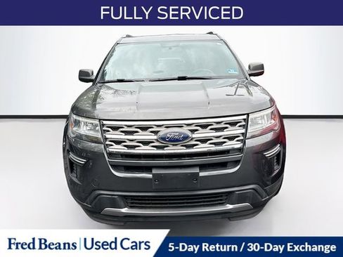 Used 2018 Ford Explorer XLT AWD/4WD image 2