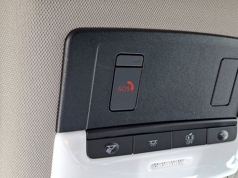 Certified 2025 Nissan Rogue SV image 23