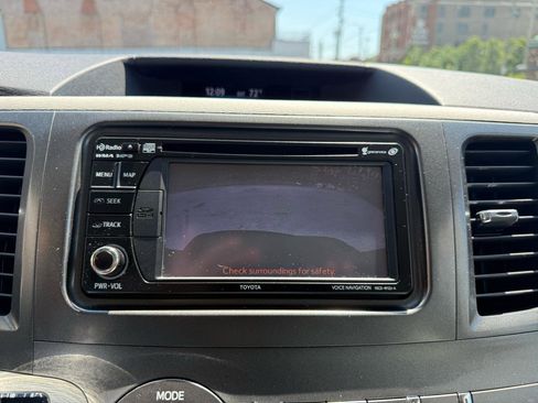 Used 2013 Toyota Sienna XLE w/ Entertainment Pkg FWD image 14