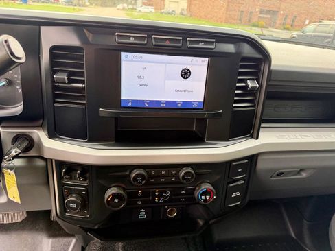 Used 2023 Ford F250 XL w/ XL Chrome Package image 11