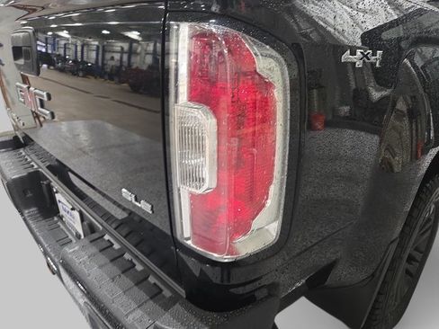 Used 2018 GMC Canyon SLE image 37