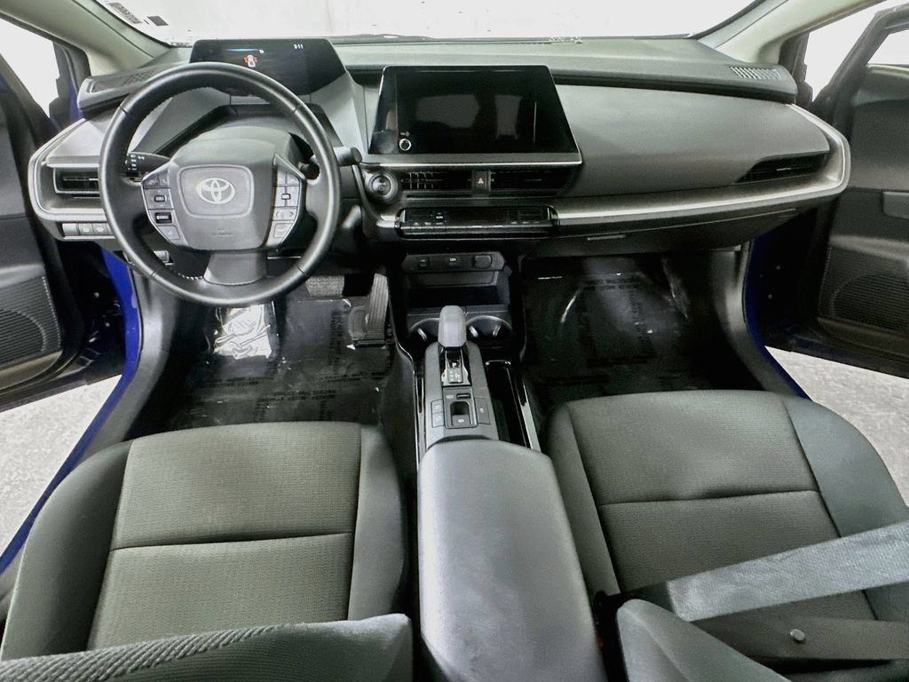 Used 2025 Toyota Prius LE FWD image 16