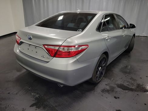 Used 2017 Toyota Camry XLE w/ Moonroof Package FWD image 8