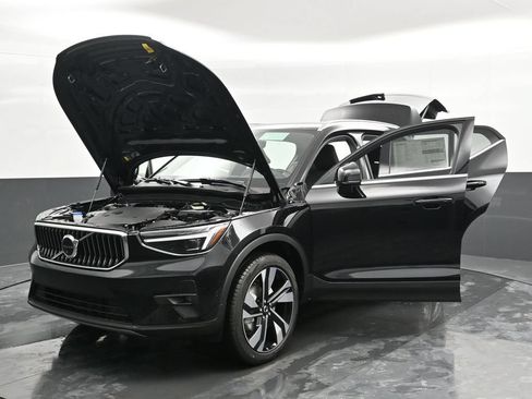 Used 2025 Volvo XC40 B5 Ultra w/ Climate Package AWD/4WD image 52
