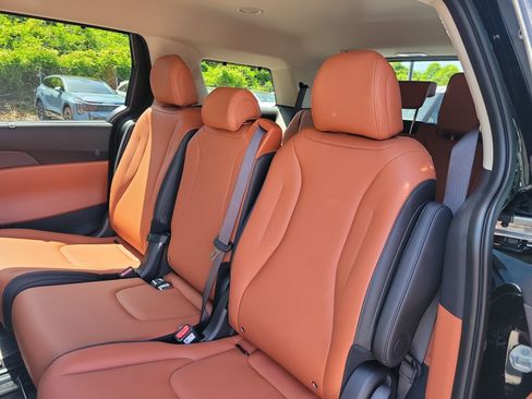 New 2026 Kia Carnival EX FWD image 10