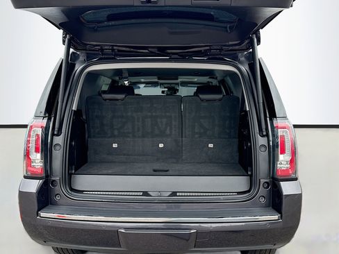 Used 2018 GMC Yukon Denali w/ Denali Ultimate Package image 12