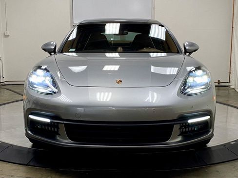 Used 2018 Porsche Panamera 4 AWD/4WD image 3