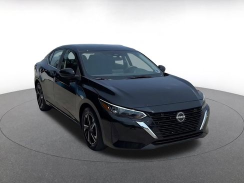 Used 2025 Nissan Sentra SV FWD image 3