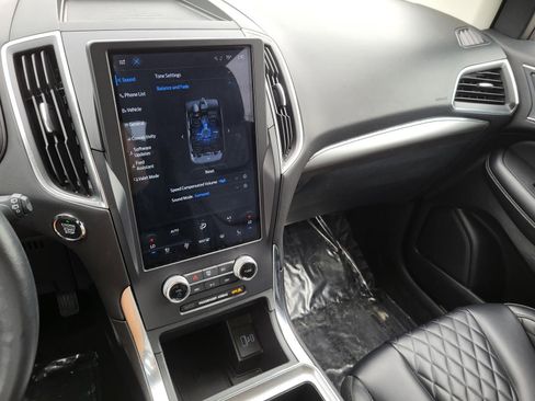 Used 2024 Ford Edge Titanium image 22
