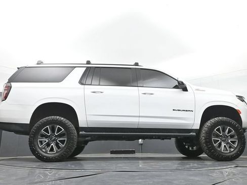 Used 2023 Chevrolet Suburban Z71 w/ Luxury Package AWD/4WD image 55