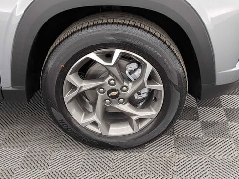 New 2026 Chevrolet Trax LT w/ Sunroof Package FWD image 14