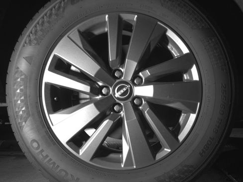 Used 2025 Nissan Pathfinder SV image 15