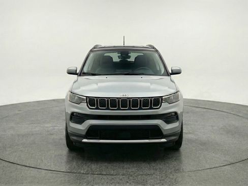 Used 2025 Jeep Compass Limited image 2