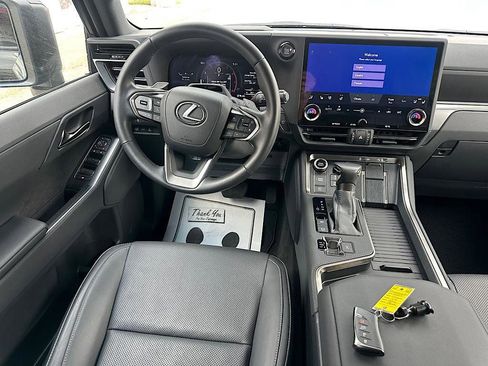 Used 2024 Lexus GX 550 w/ Accessory Package (31) image 19