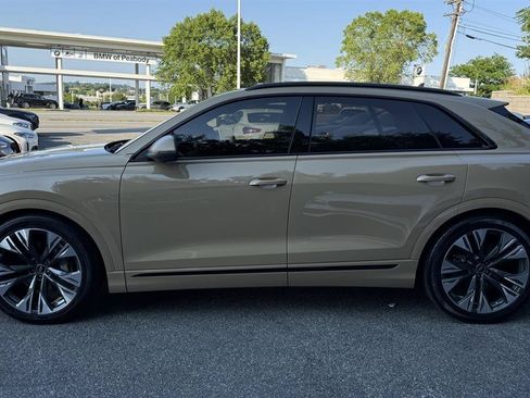 Used 2024 Audi Q8 Prestige w/ Prestige Package AWD/4WD image 11