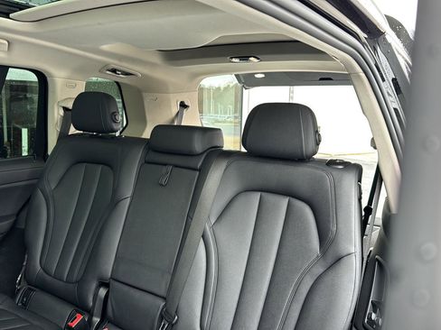 Used 2022 BMW X7 xDrive40i w/ Parking Assistance Package image 26