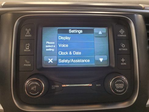 Used 2016 RAM 1500 Classic SLT RWD image 25