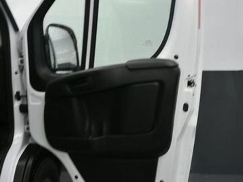 Used 2024 RAM ProMaster 2500 w/ Convenience Group FWD image 9