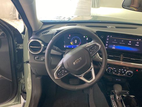 Used 2025 Chevrolet Trax ACTIV w/ Sunroof Package FWD image 24