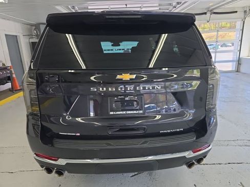 Used 2025 Chevrolet Suburban Premier AWD/4WD image 4