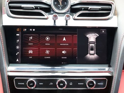 Used 2023 Bentley Bentayga Extended Wheelbase image 46