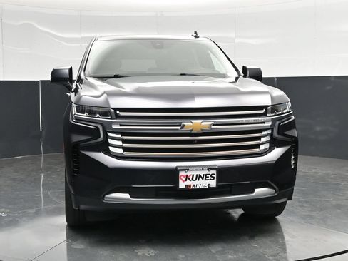 Used 2022 Chevrolet Tahoe High Country w/ Premium Package 2 AWD/4WD image 5