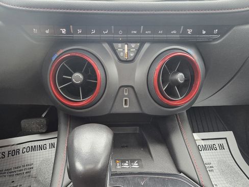 Used 2021 Chevrolet Blazer RS w/ Enhanced Convenience Package image 35