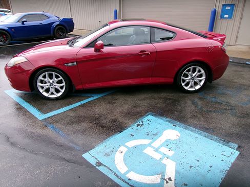 Used 2007 Hyundai Tiburon GT image 2