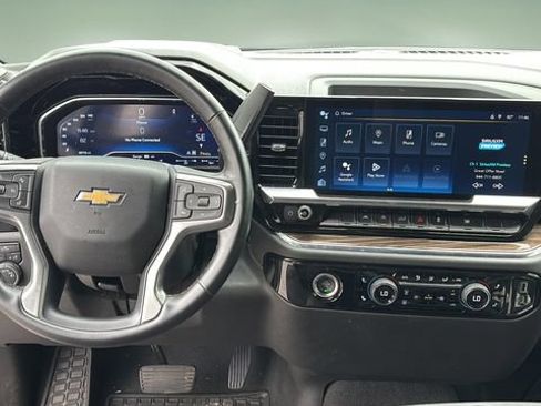 Used 2024 Chevrolet Silverado 1500 LT AWD/4WD image 10