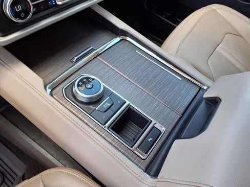 Used 2023 Ford Expedition Max Limited image 29