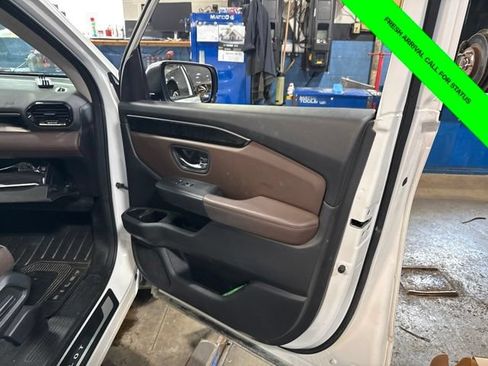 Used 2024 Honda Pilot Elite image 16